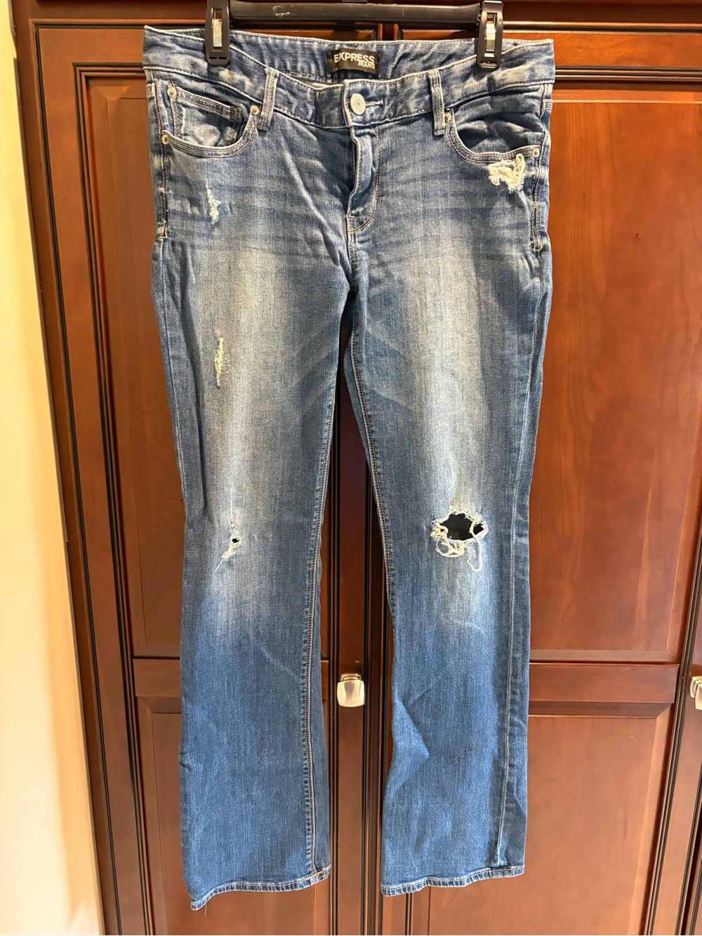 Express Stella Low Rise Reg. Fit Barely Boot Distressed Jeans - 10